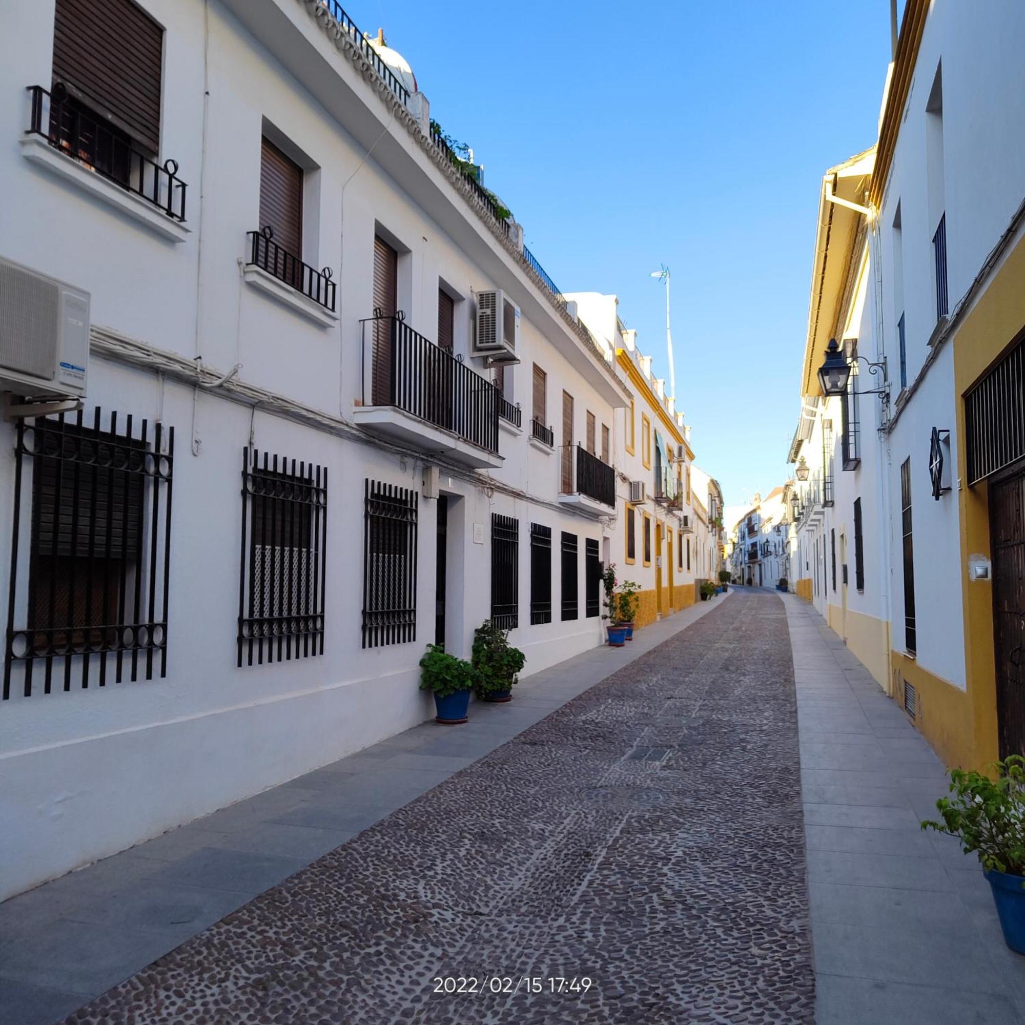Mira Los Patios Kordoba Bagian luar foto